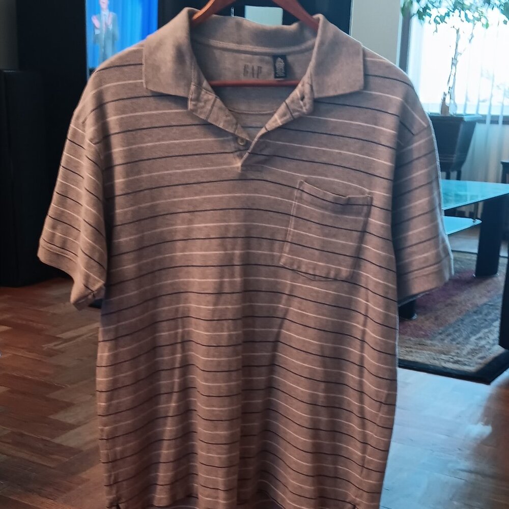 Men's Gap Gray Striped Short Sleeve Shirt Size (S)